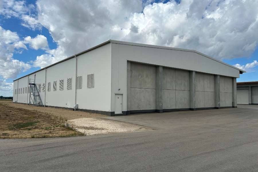 Beispiel für Sandwichpaneel-Fassade Raffelhof